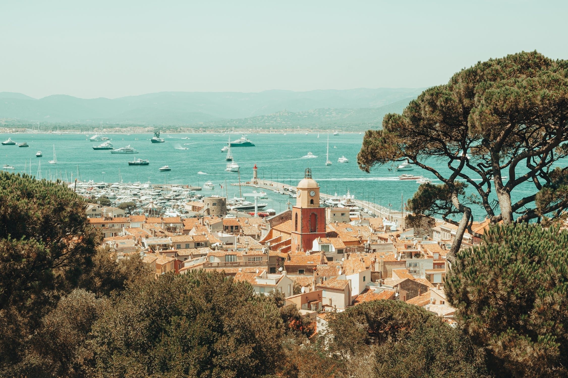 Luxury yacht for rent in Côte d'Azur